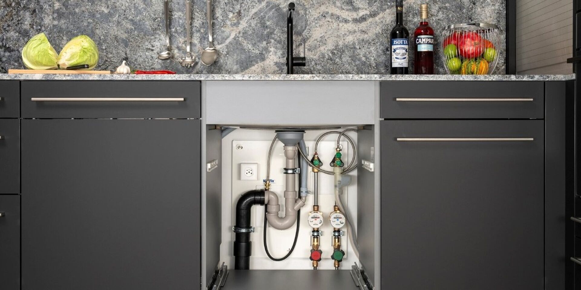 Neue Kücheninstallationsplatte
